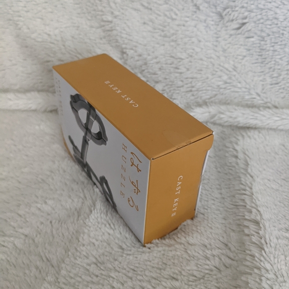 New in Box Hanayama Cast Key Puzzle Game, Level 2 Difficulty - Picture 4 of 4